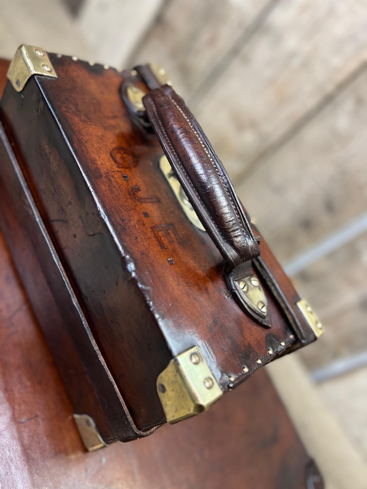 Oak Lined Cartridge Case