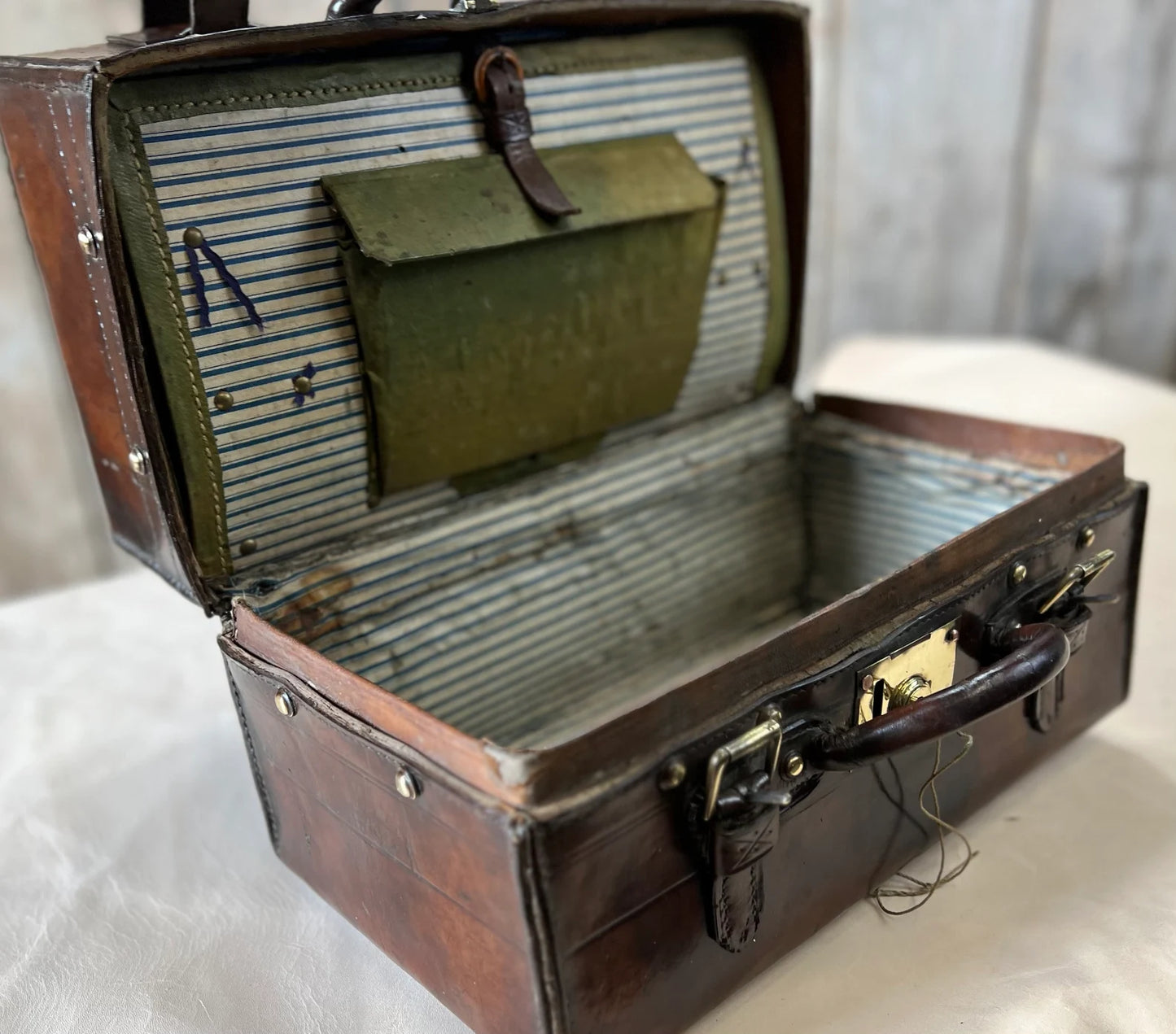 Portmanteau 1900's Case